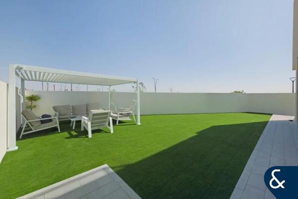 Single Row | Rare Large Plot | Corner Unit